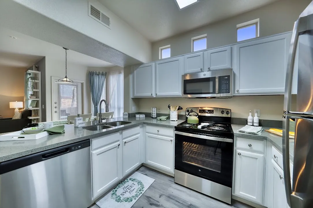 The Villas at Camelback Crossing — Photo 3