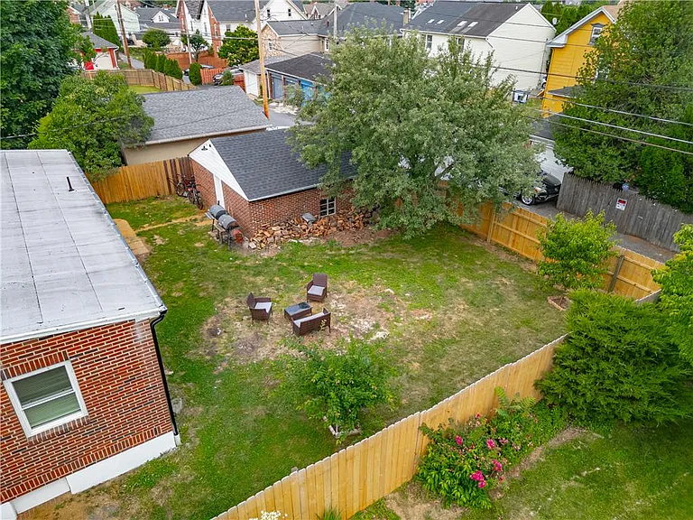 726 Seneca St #1 — Photo 13