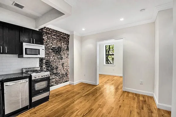 Rented by Owner | media 10