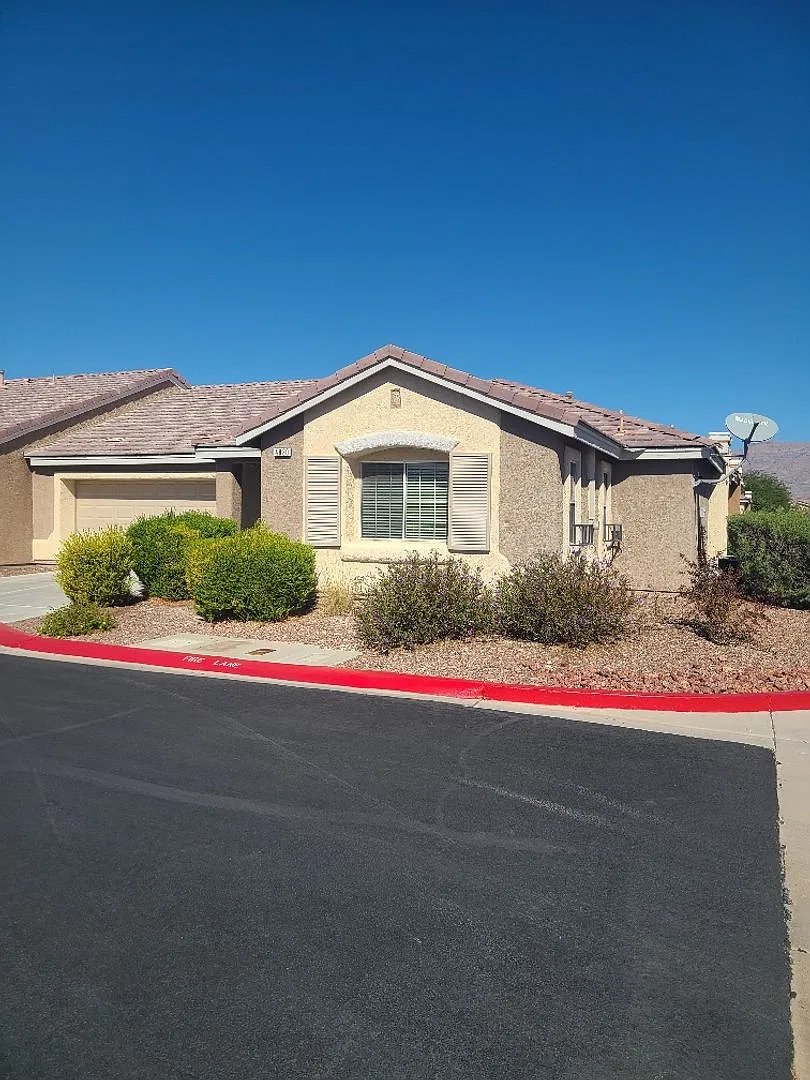 Beautiful 3 bedroom patio home with 2 car attached garage. — Photo 1