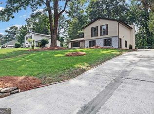 6883 Creekmoor Ln, Riverdale, GA 30296