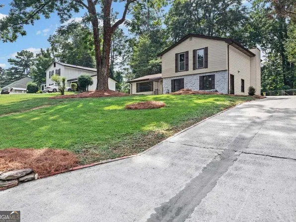 6883 Creekmoor Ln, Riverdale, GA 30296