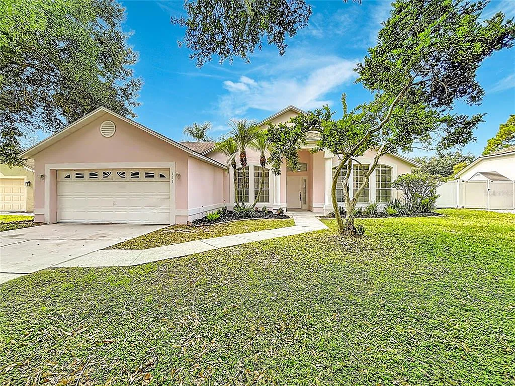 3 bed, 2.0 bath, 1794 sqft, $2,400 — Photo 1