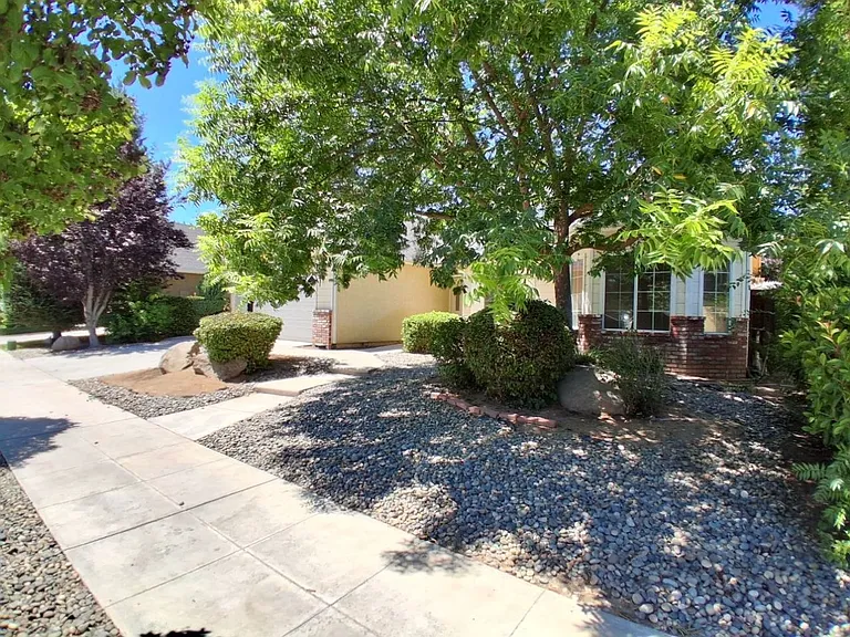 551 Lester Ave — Photo 5