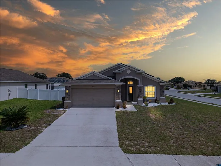 2628 Sunset Cir — Photo 2