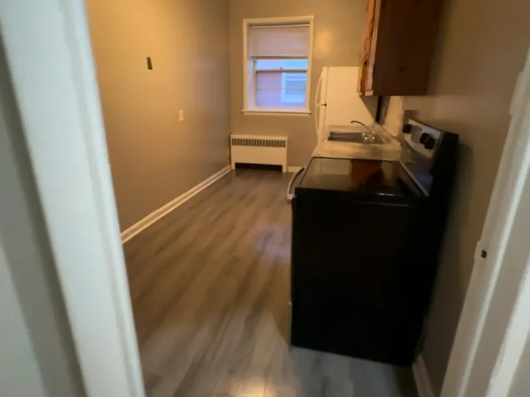 415 E Race St #12 — Photo 2
