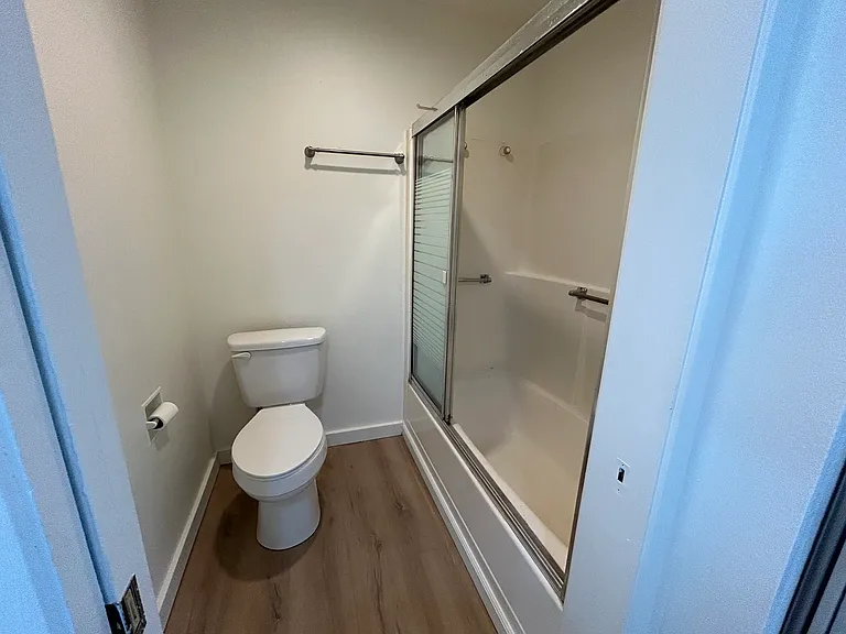 241 N State St #1 — Photo 8