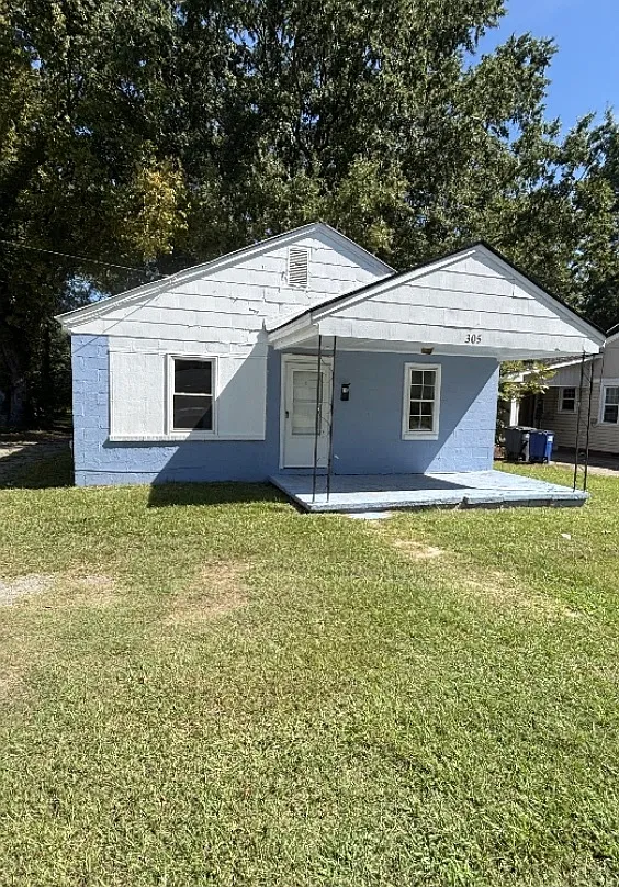 2 bed, 1.0 bath, $1,200 — Photo 1