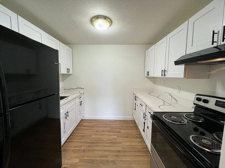 Liberty Apartments — Photo 13