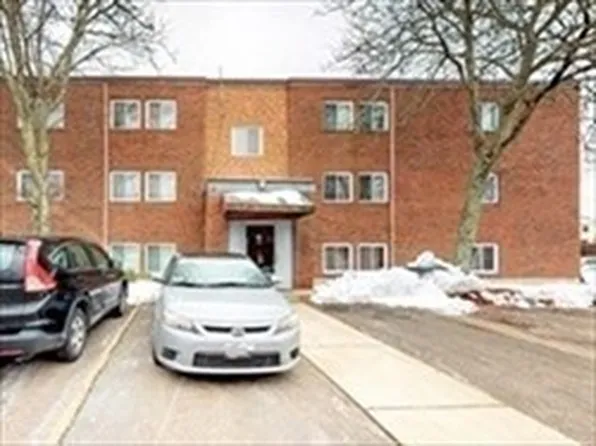 97 Colonel Bell Dr APT 8, Brockton, MA 02301