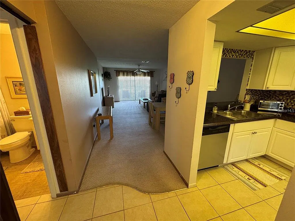 2 bed, 2.0 bath, 1064 sqft, $3,700 — Photo 4