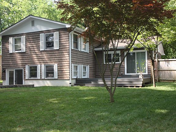 2nd image of 172 Calhoun St