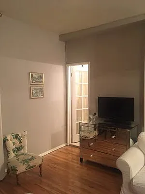 Rented by Akam Sales and Brokerage | media 10