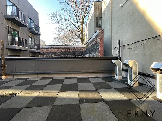 Rented by ERNY LLC | media 10