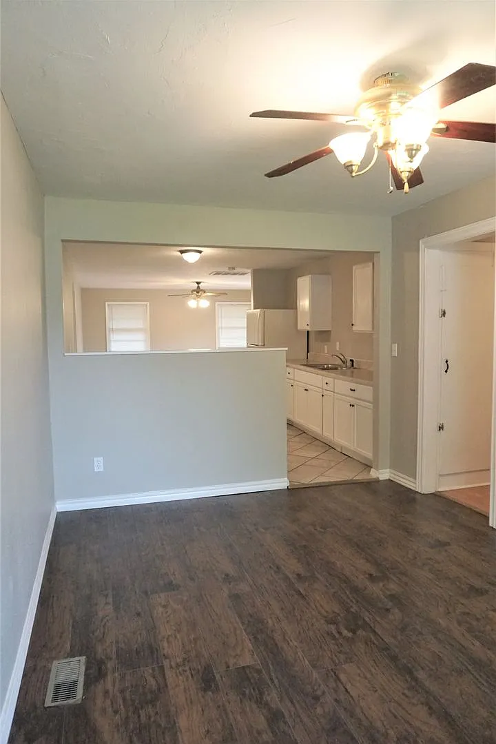 3 Bed 2 Bath 1 Car Garage -The Village NW OKC — Photo 3