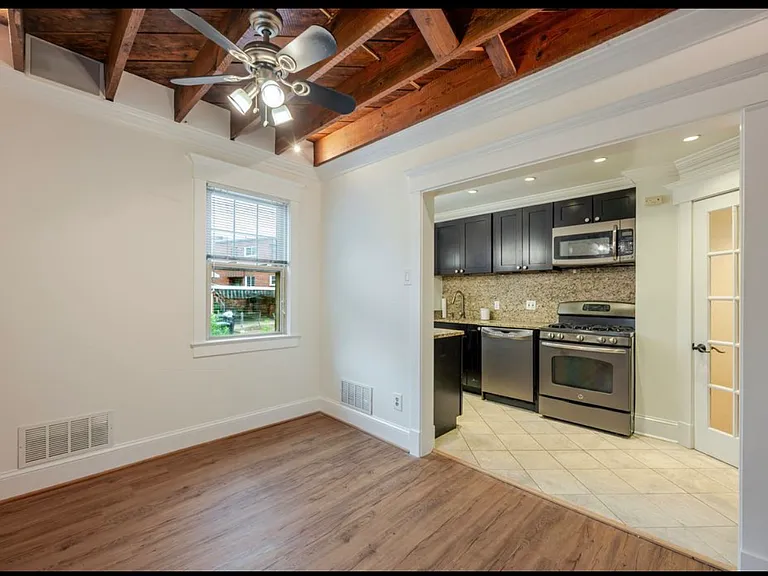 5042 8th St NE — Photo 5