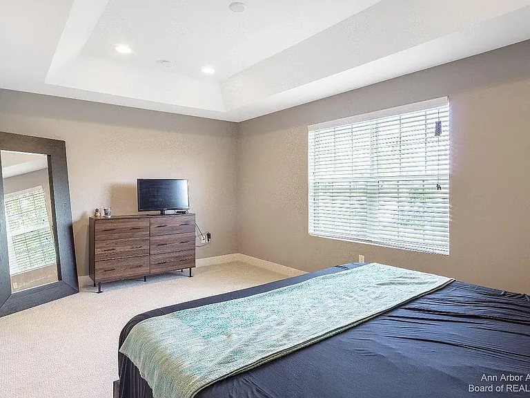2563 W Towne St — Photo 15