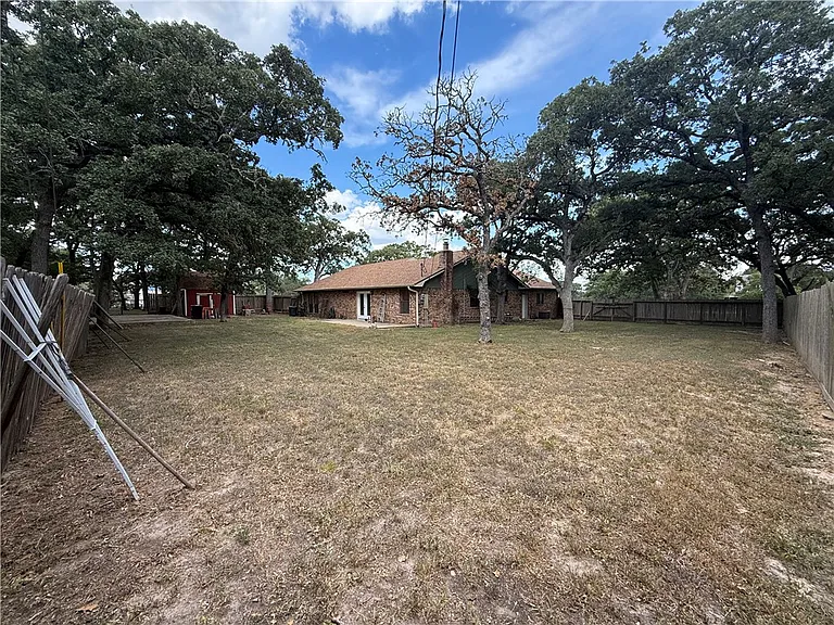 1805 Quail Run — Photo 24