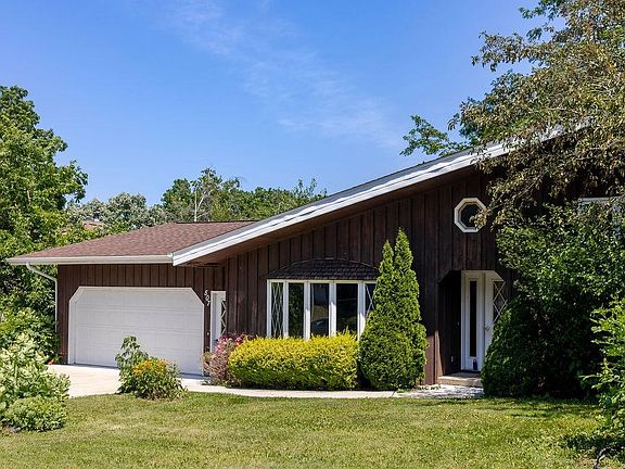 2nd image of 507 Park View Dr