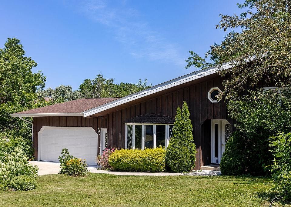 1st image of 507 Park View Dr