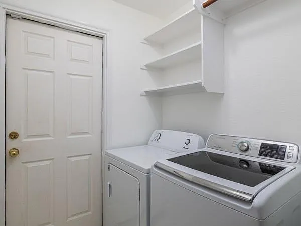 536 W Metcalfe St — Photo 10