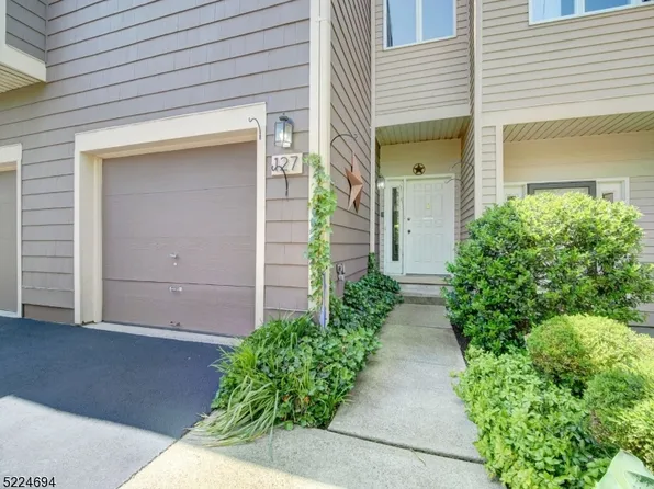 127 Hempstead Ct, Madison Boro, NJ 07940