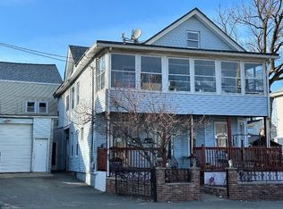385 Chelmsford St, Lowell, MA 01851