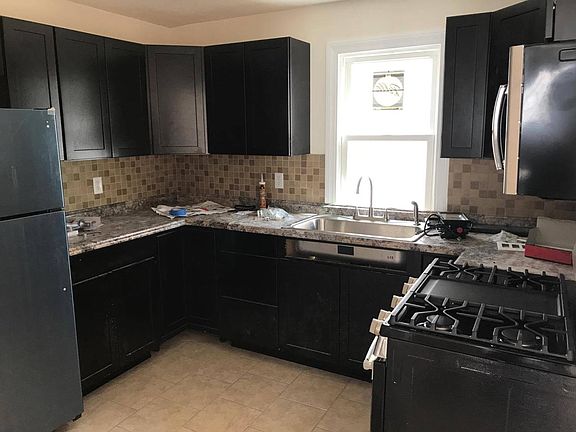 2nd image of 355 Windermere Blvd #1