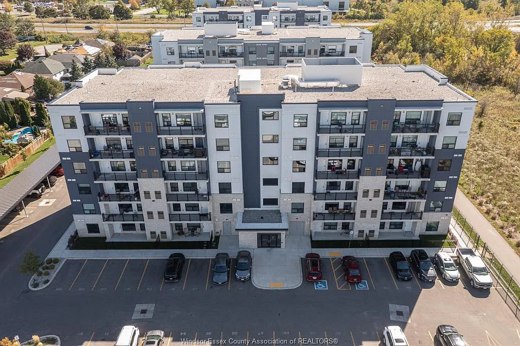 2 bed, 2.0 bath, $2,100 — Photo 1
