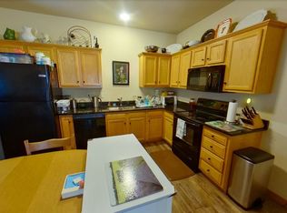 620 Oakbrook Pl, Manhattan, KS 66503