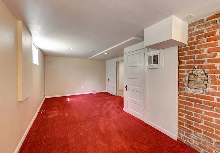 1718 S Franklin St — Photo 10