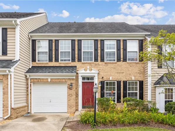 107 Daniels Dr, Yorktown, VA 23690