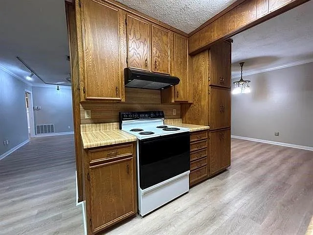 270 Ferndale Ln — Photo 11