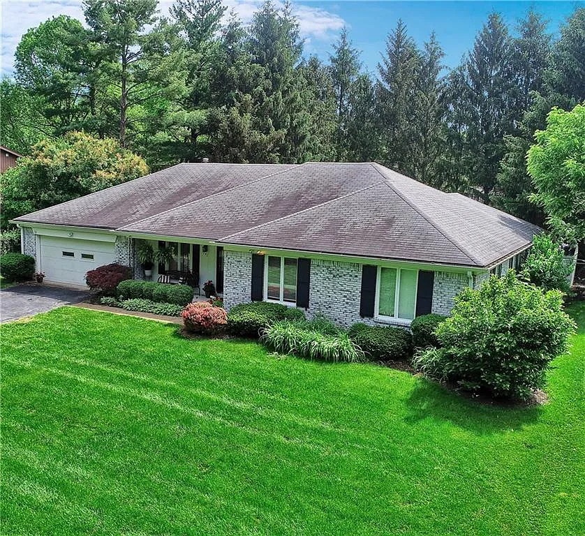 7247 N Dean Rd photo 1