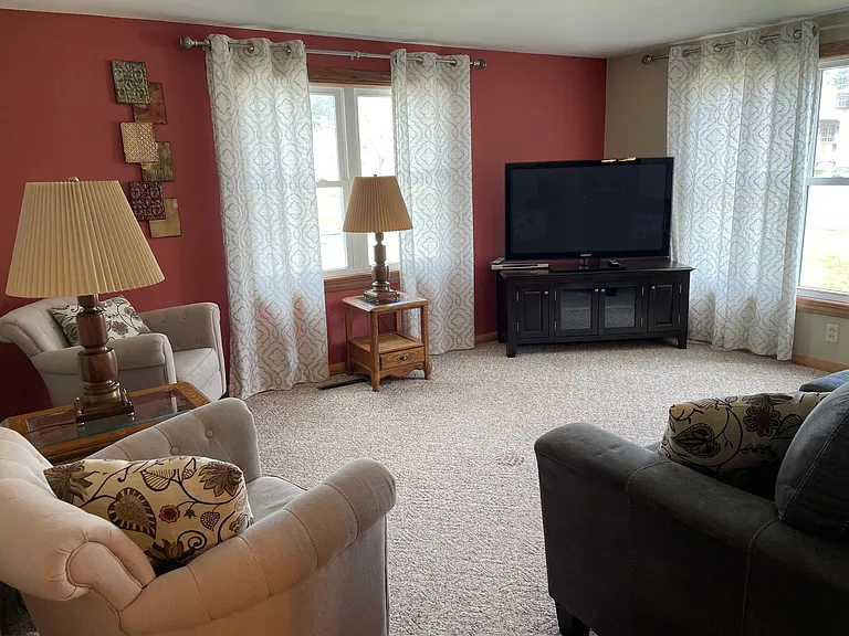 2312 Garfield St — Photo 3