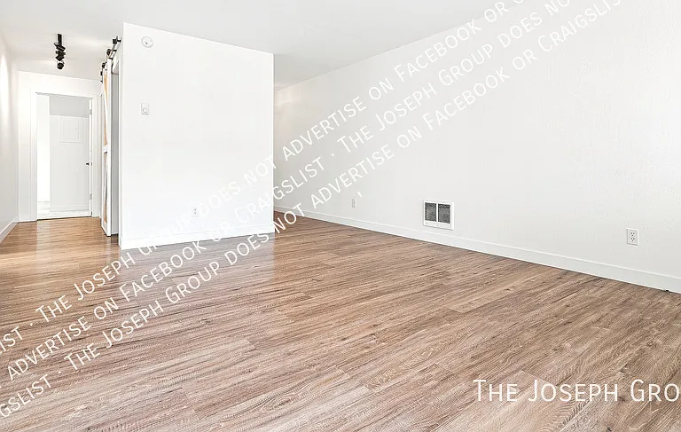 11556 Greenwood Ave N #203 — Photo 15
