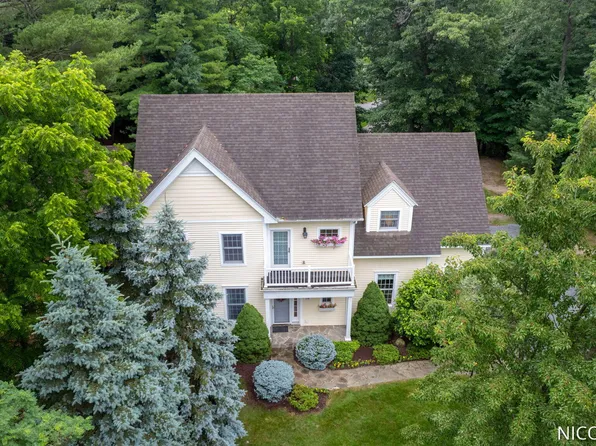 116 Plymouth St, Pentwater, MI 49449
