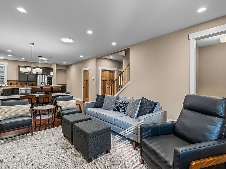 2333 NW Lolo Dr — Photo 5