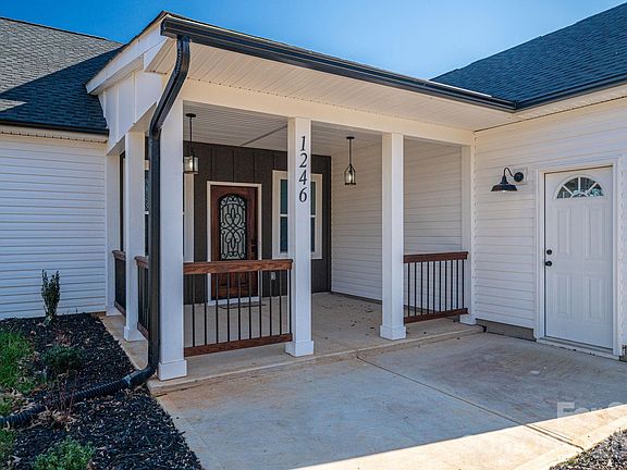 5th image of 1246 Bob Falls Rd