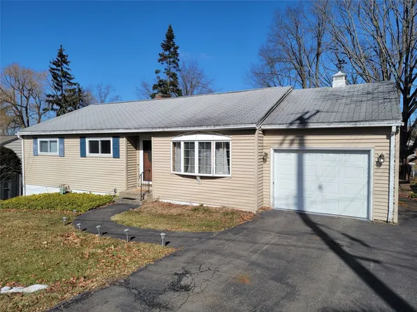 4637 Radcliffe Blvd, Vestal, NY 13850