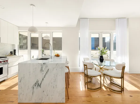 427 East 90th Street image 4 of 22