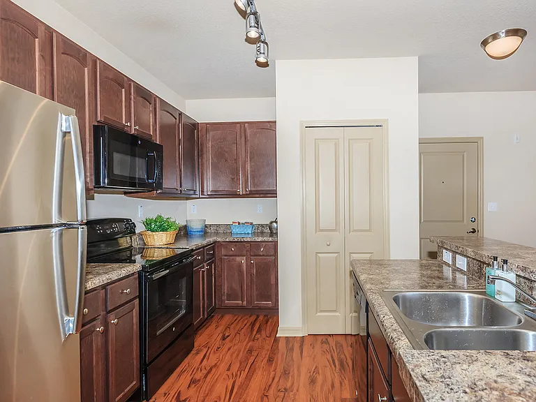 Riversong Apartment Homes — Photo 4
