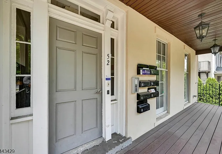 52 Elm St — Photo 3