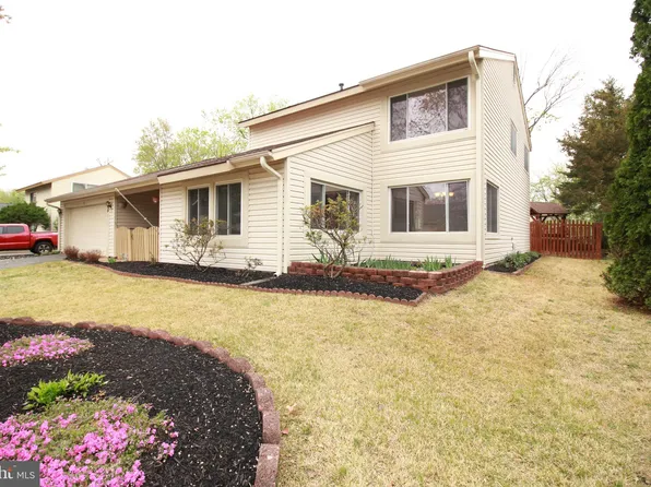 161 S Fox Rd, Sterling, VA 20164