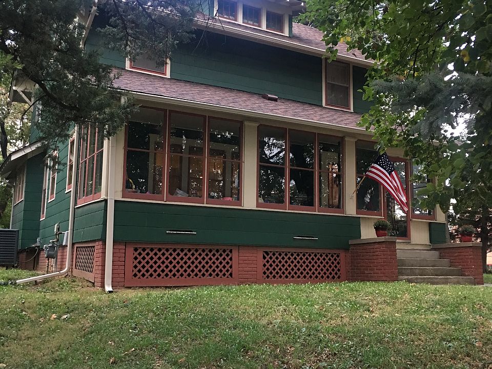 2nd image of 822 N 72nd St
