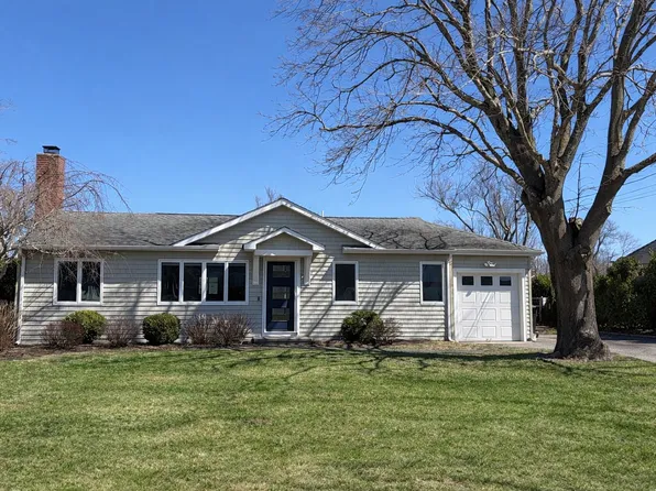 21 Tarpon Rd, East Quogue, NY 11942