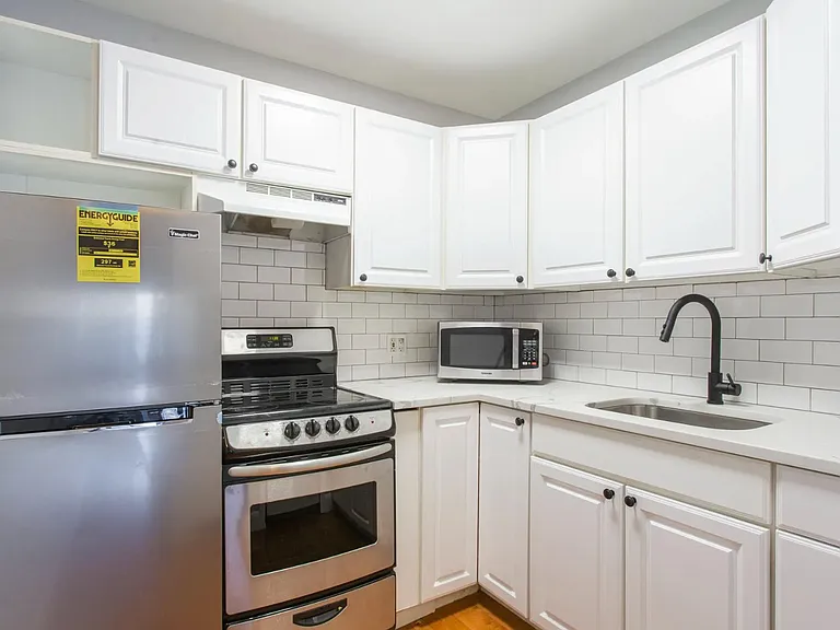 2015 Walnut St #409 — Photo 5