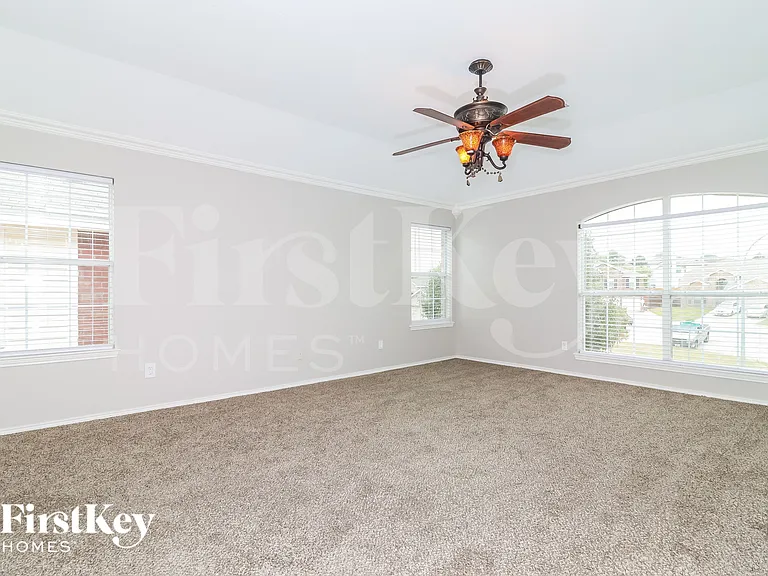 9812 Westmere Ln — Photo 12