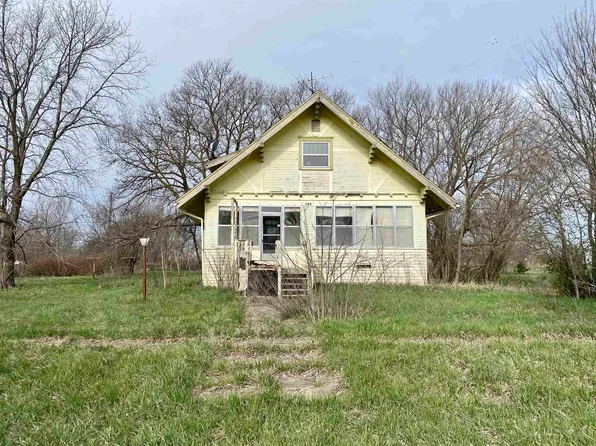 304 Minden St, Ong, NE 68452