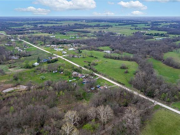 2nd image of 795 NE 101st Rd